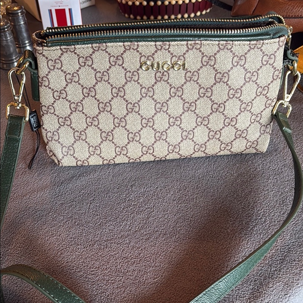 Gucci Beige and Green Women's Bag